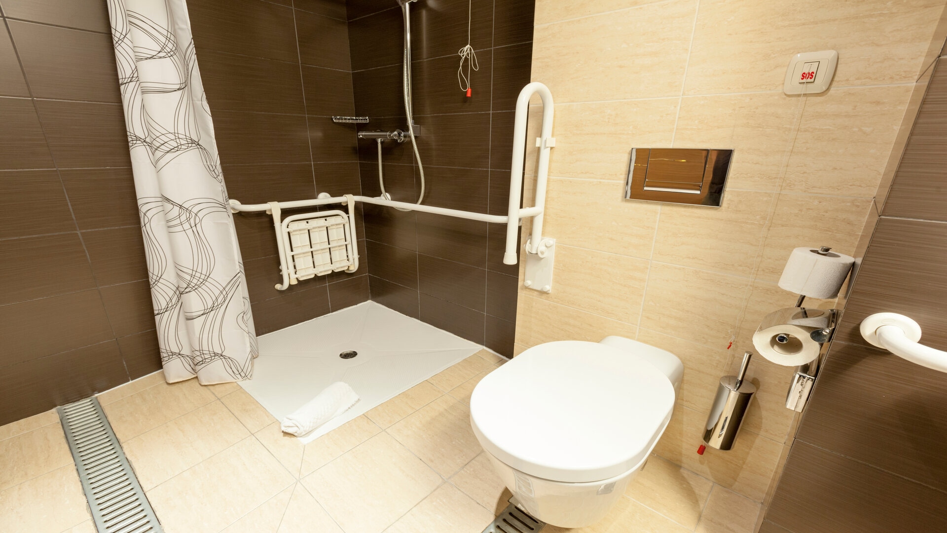 salle de bain pmr